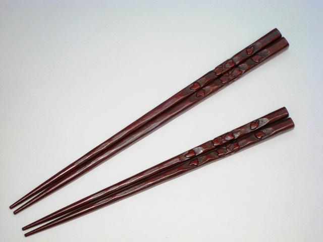 Kamakura-bori cherry blossom chopsticks, detail