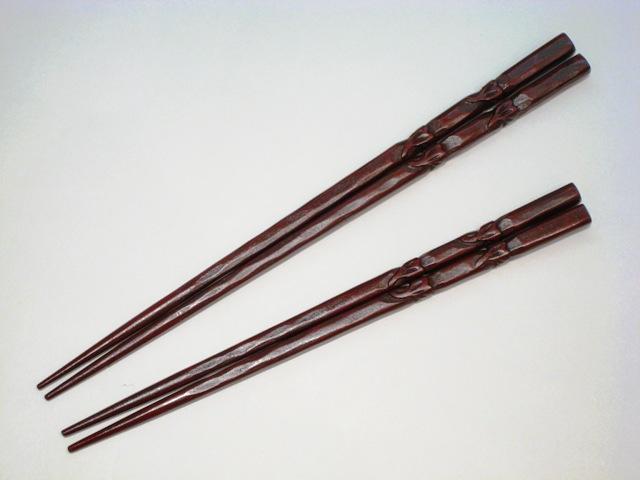 Kamakura-bori ginkgo chopsticks, detail