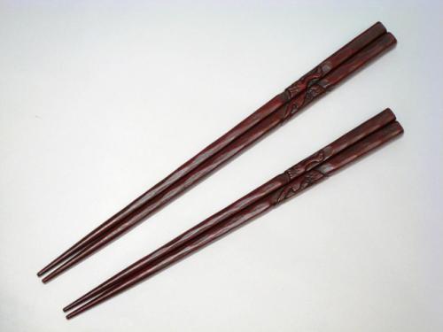 Kamakura-bori crane chopsticks, detail