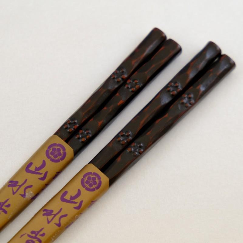 Kamakura-bori chopsticks with hand-carved plum crest motif, urushi lacquer, Sansuido
