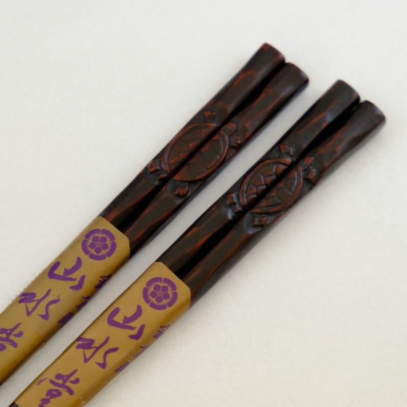 Kamakura-bori chopsticks with hand-carved tortoise motif, urushi lacquer, Sansuido