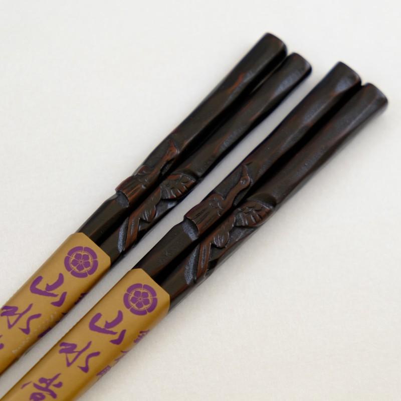 Kamakura-bori chopsticks with hand-carved crane motif, urushi lacquer, Sansuido