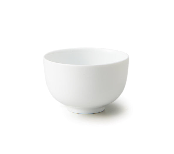 Casane Te Sencha Teacup in White Porcelain, side view on white background