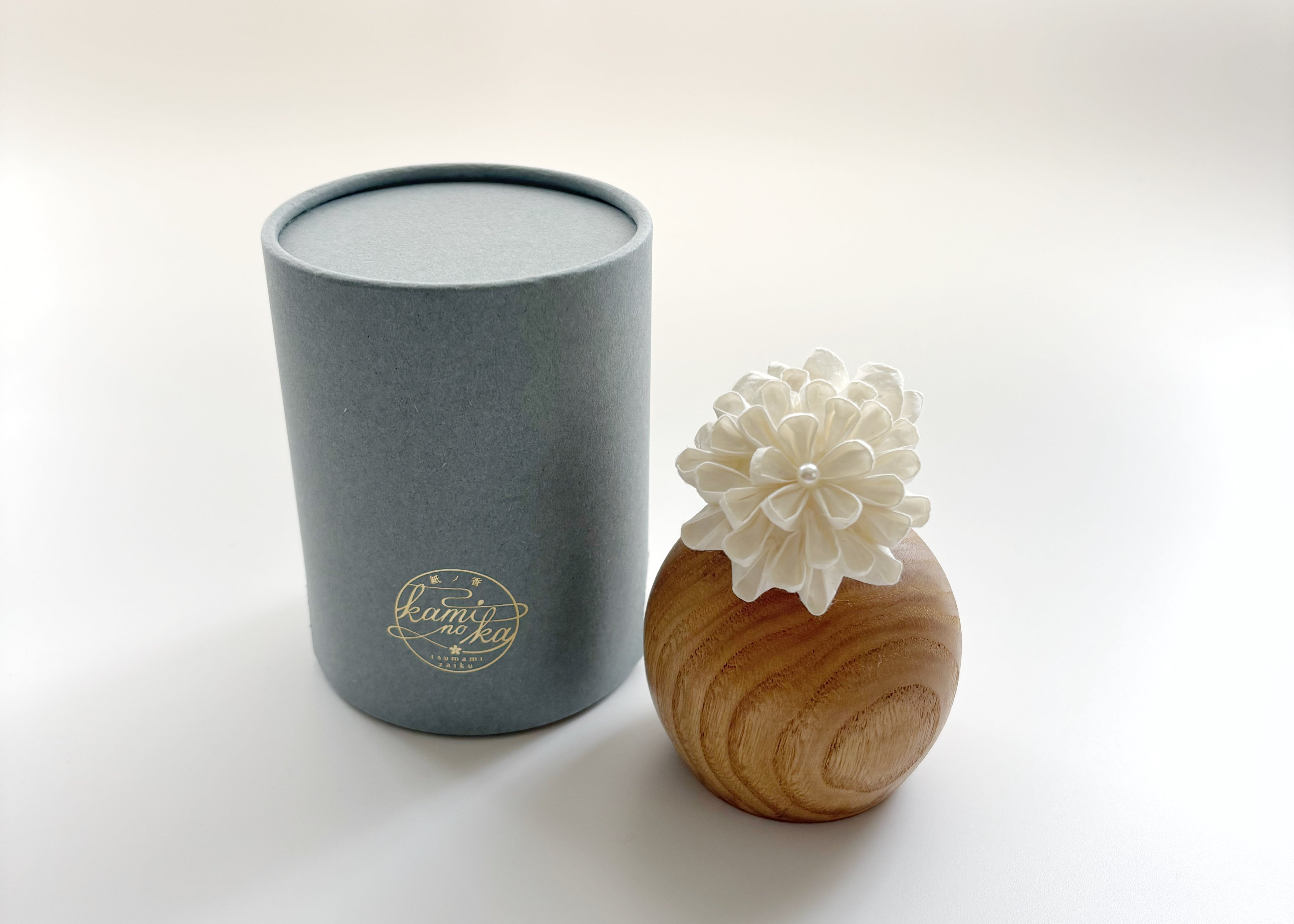 Kaminoka Dual Single Flower Vase aroma diffuser, chestnut wood vase with washi paper flower and gray gift package