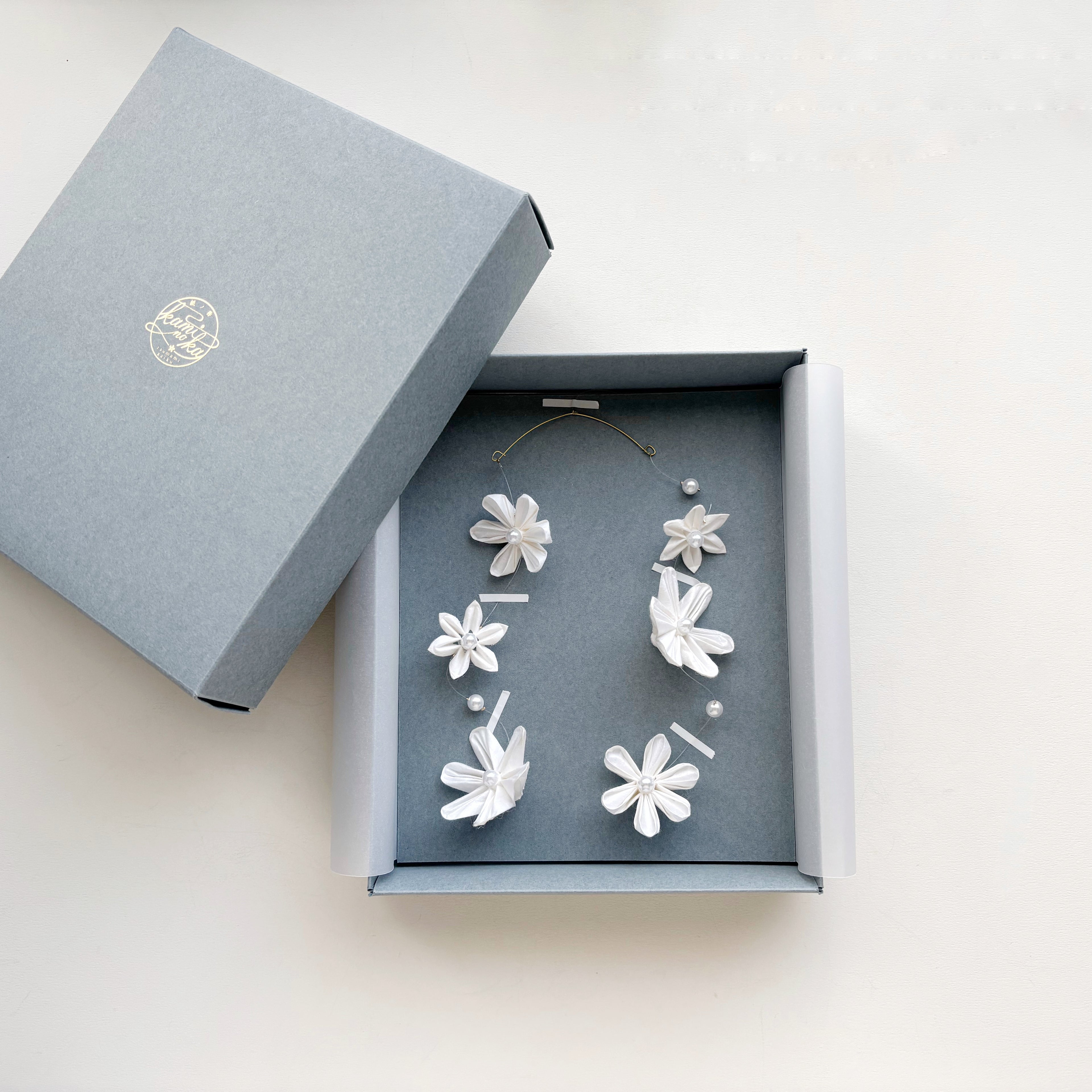 Kaminoka washi paper flower mobile Type B in a gray gift box