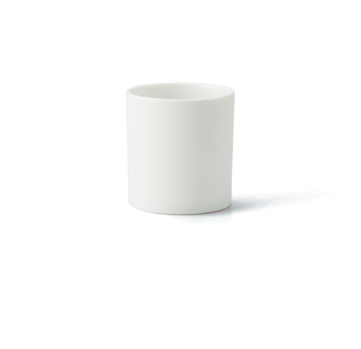 Washokki single Yunomi teacup in Kobijiki white porcelain, side view