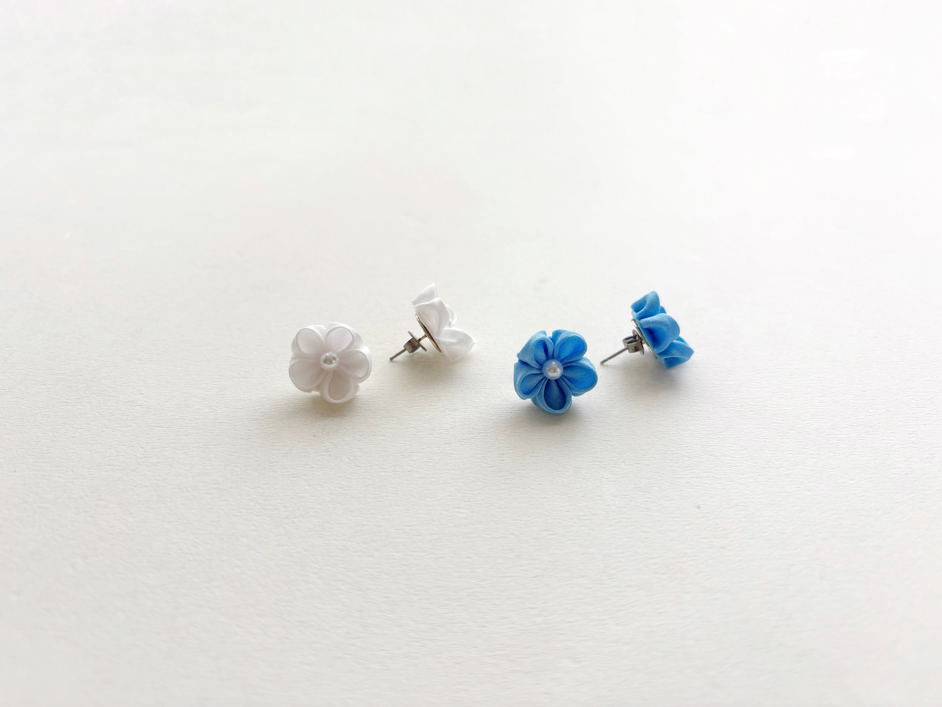 Silk Earrings Blue & White – Serika Tokyo Tokyo Tsumami Zaiku Japanese Flower Jewelry