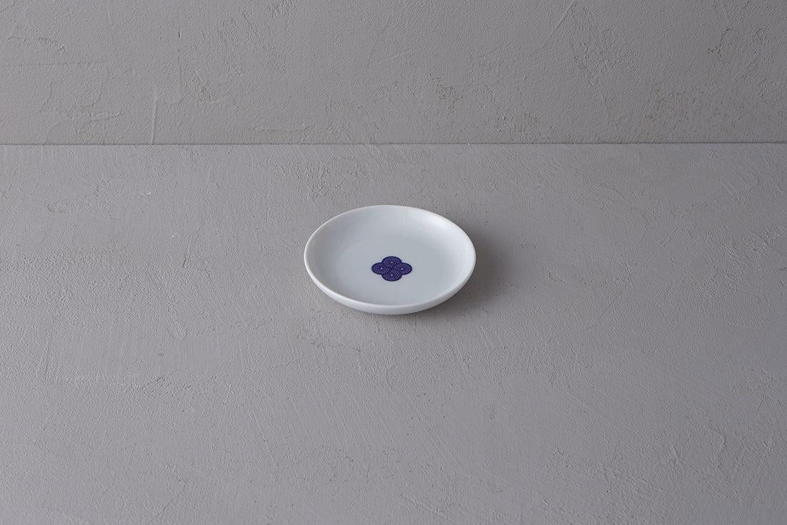 Sori Yanagi Washokki Marumon small plate 11cm, white porcelain with blue spiral pattern