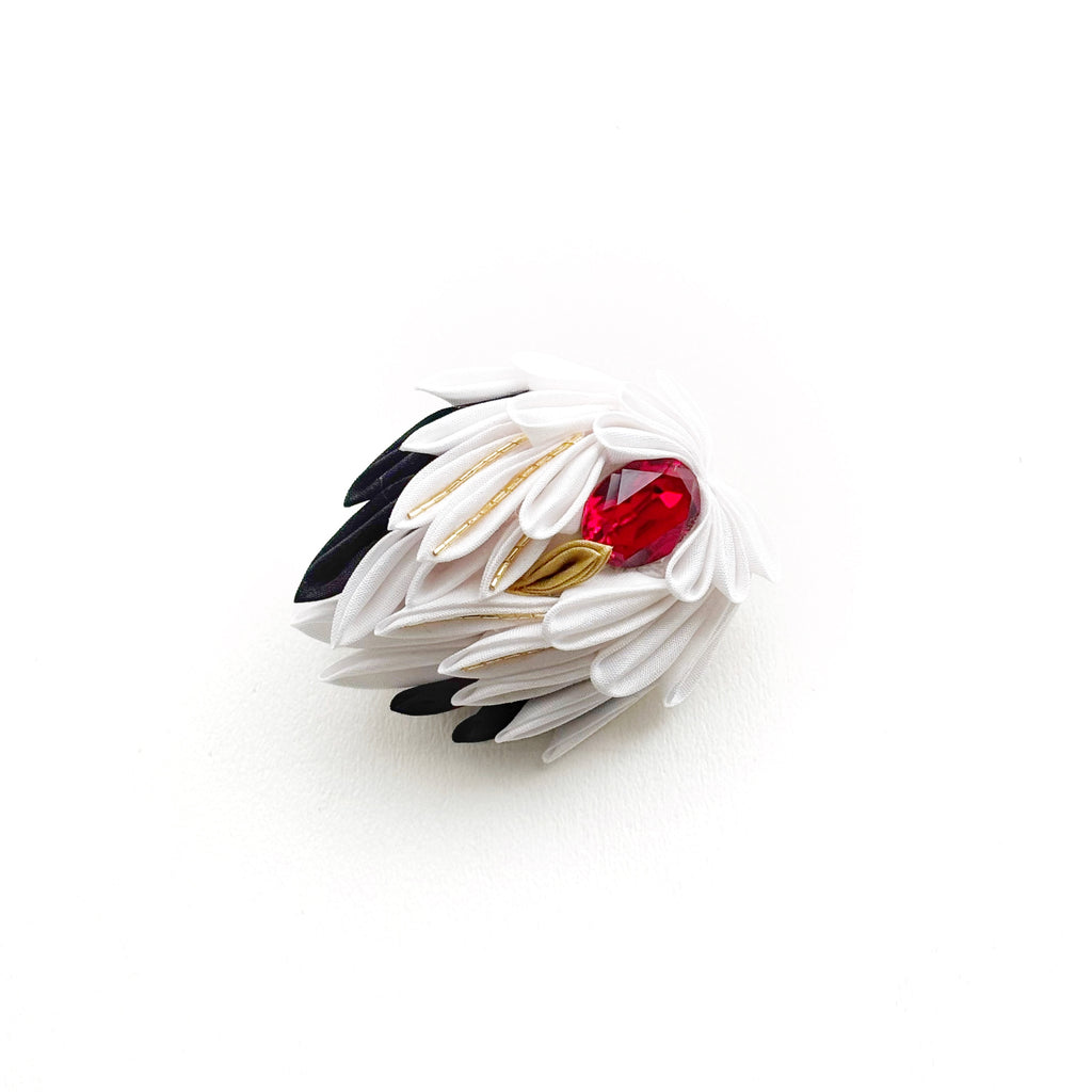 Tsumami Zaiku Brooch White – Crane Japanese Silk Flower Pin
