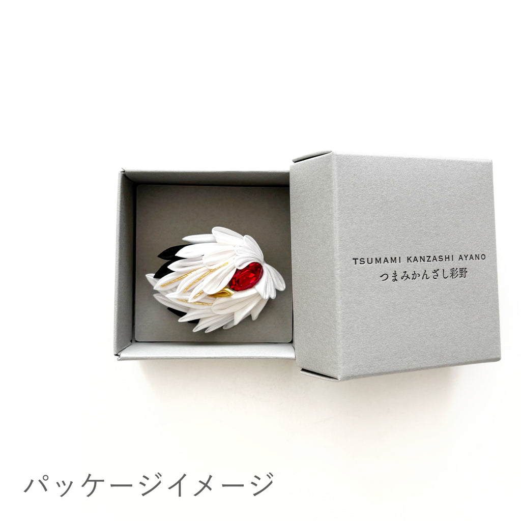 Tsumami Zaiku Brooch White – Crane Japanese Silk Flower Pin