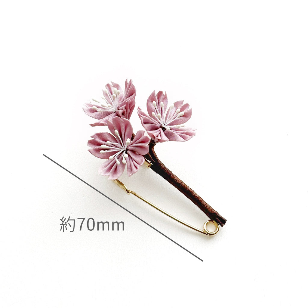Tsumami Zaiku Brooch Muted Pink – Sakura Cherry Blossom Japanese Silk Flower Pin